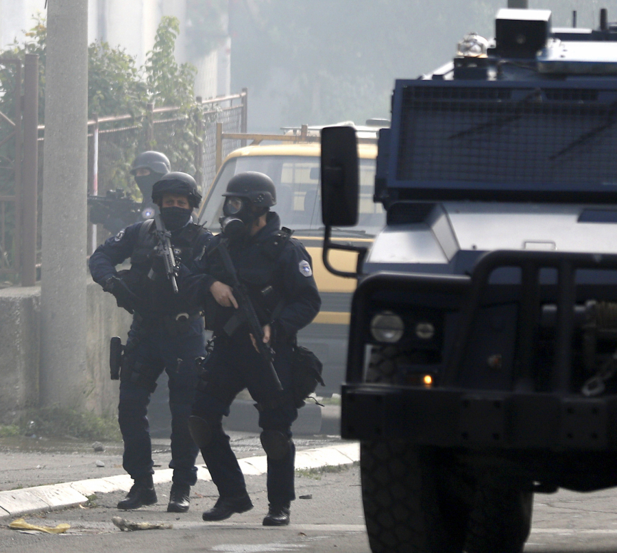 AMBASADE OTKRILE POZADINU NAPADA NA SRBE Kfor rešio da se skloni sa strane i da pusti Prištinu da radi šta hoće!