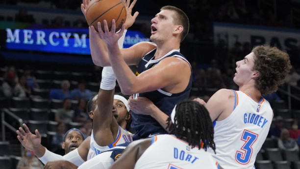 OD KOŠA DO KOŠA! Jokić raspoložen u četvrtom vezanom porazu Denvera, Pokuševski slabo šutirao!