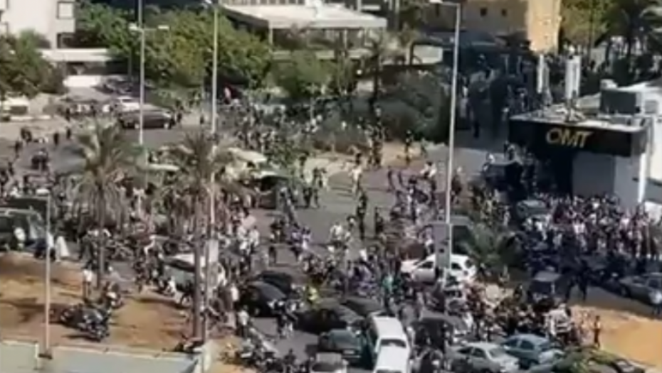 PANIKA NA ULICAMA BEJRUTA Odjekuju rafali, ljudi beže i traže sklonište, ima mrtvih (VIDEO)