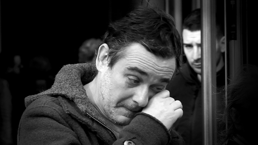 POJAVILA SE FOTOGRAFIJA NATAŠE I MARKA ŽIVIĆA DOK SU BILI U BRAKU Nasmejani i srećni na moru, a ona ga nosi u naručju!