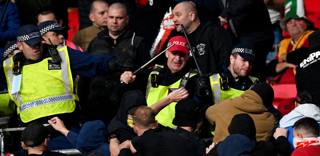 ISPADI NA VEMBLIJU Brzo ih stigla ruka pravde, navijači dve godine van stadiona