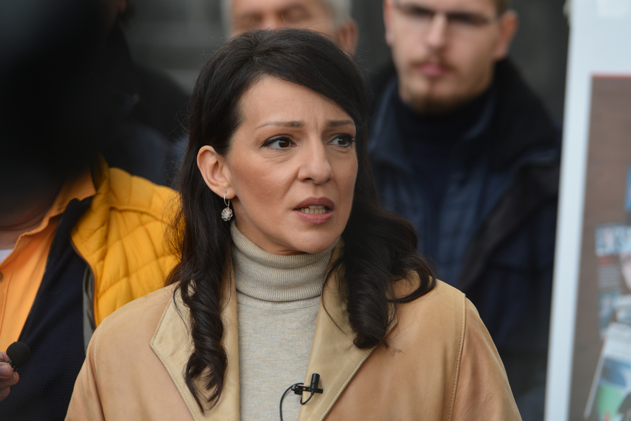 ANA BRNABIĆ VS MARINIKA TEPIĆ Srebrenica pokazala ko je vera, a ko nevera