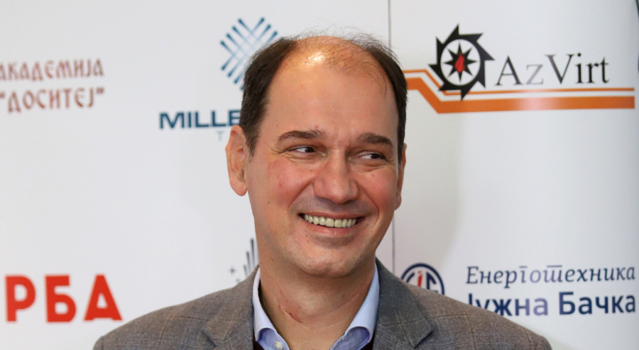 DEKAN KOJI VREME MERI PO ŠAHOVSKOM SATU Vladimir Popović: Tehnika i šah su izuzetno povezani!