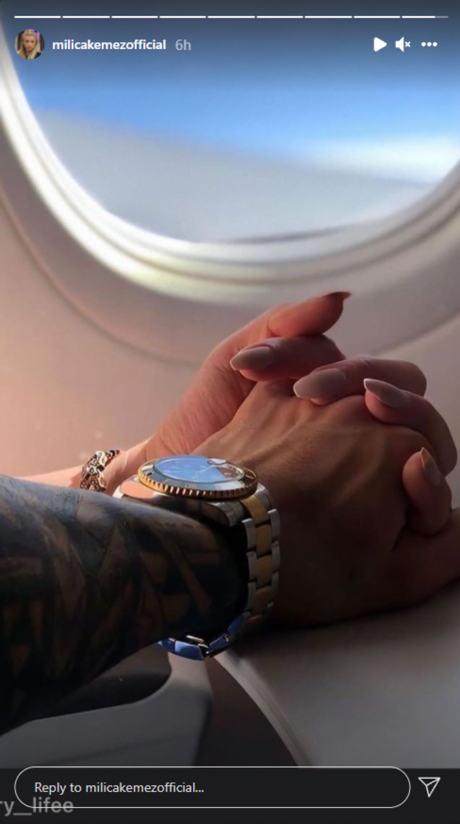 MILICA KEMEZ IMA NOVOG DEČKA?! Bivša zadrugarka ne krije sreću, objavila fotku iz aviona!