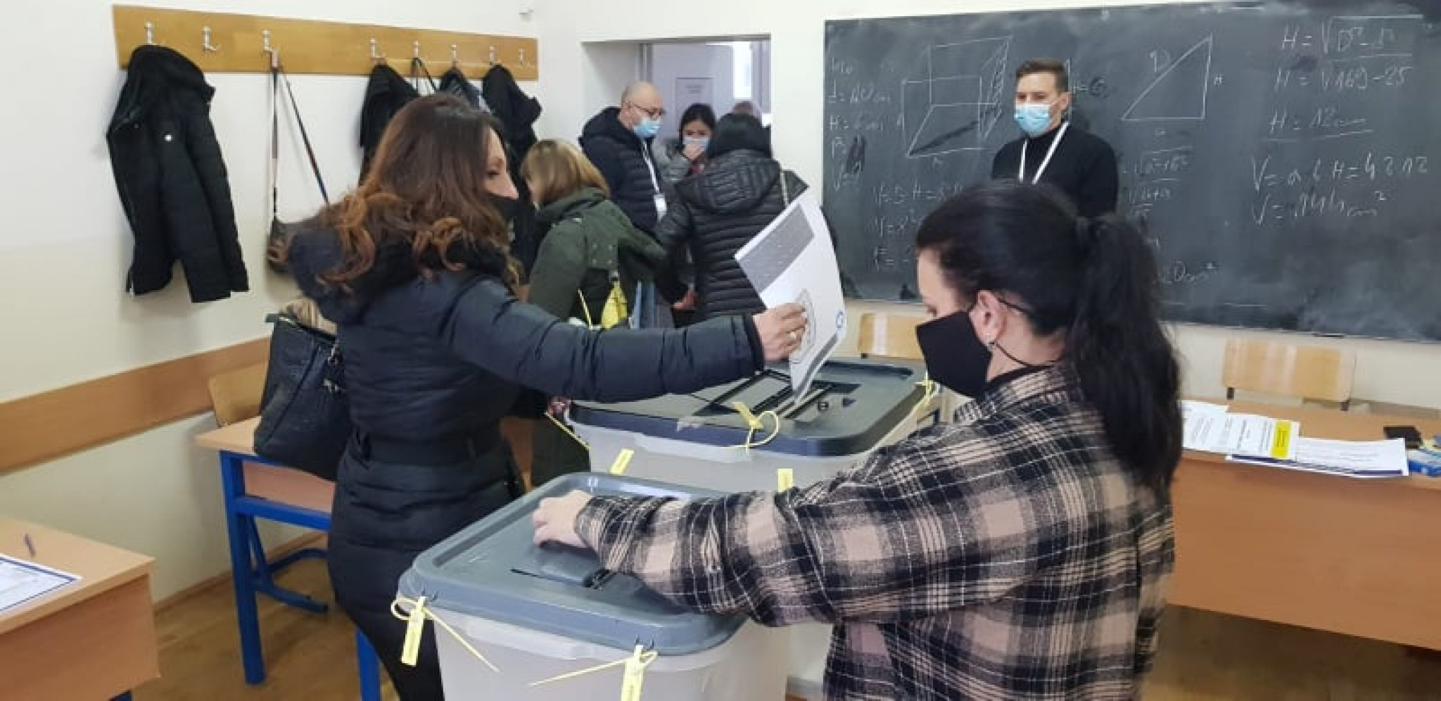 PREDIZBORNA TIŠINA NA KIM Sutra drugi krug lokalnih izbora u južnoj srpskoj pokrajini