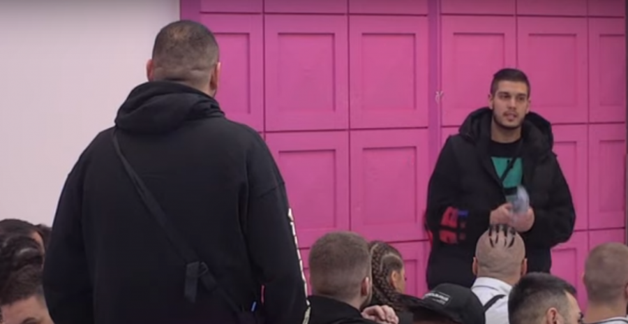 PRVA SVAĐA DEJANA I CARA Ona sa mnom provodi vreme!