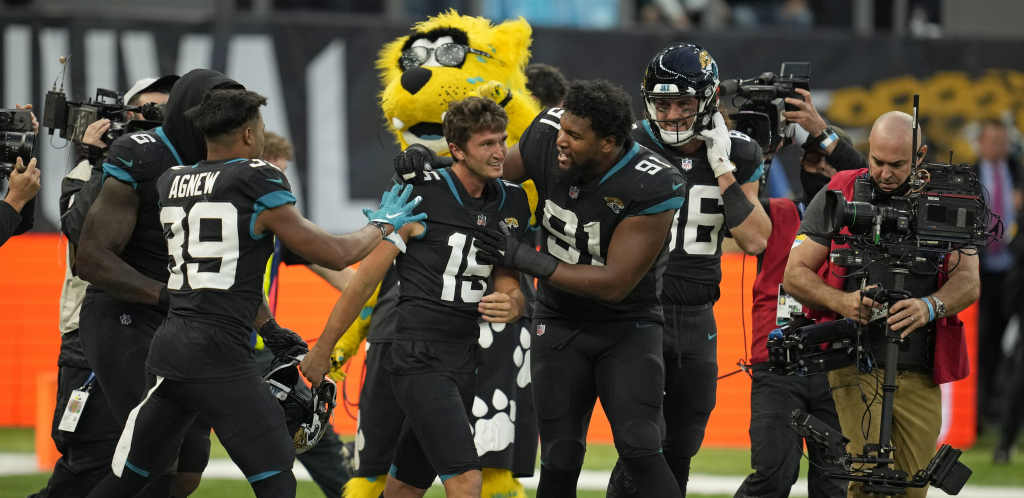 POBEDA U POSLEDNJOJ SEKUNDI Morali da pređu okean da bi prekinuli drugi najduži niz poraza u istoriji (VIDEO)