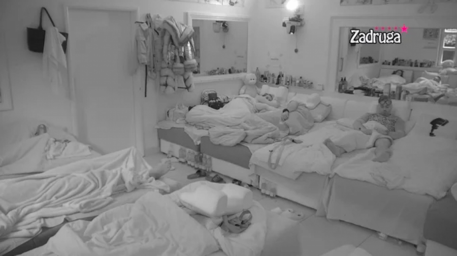 DEJAN STAVIO TAČKU NA BRAK?! Napravio barikadu između njega i Dalile, a evo šta je uradio nakon vraćanja burme!