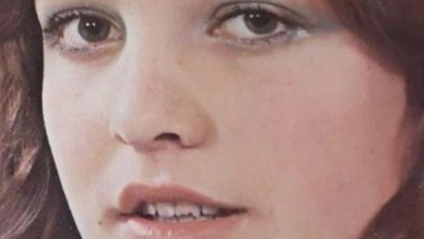 PREPOZNAJETE LI NAŠU PEVAČICU: Danas je jedna od najpopularnijih, a pre skoro 50 godina je izgledala potpuno drugačije