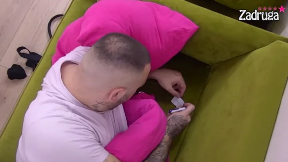 DALILA I CAR UHVAĆENI NA DELU! Filip i Dragojevićka se dopisuju, MC Damiro im je doušnik!