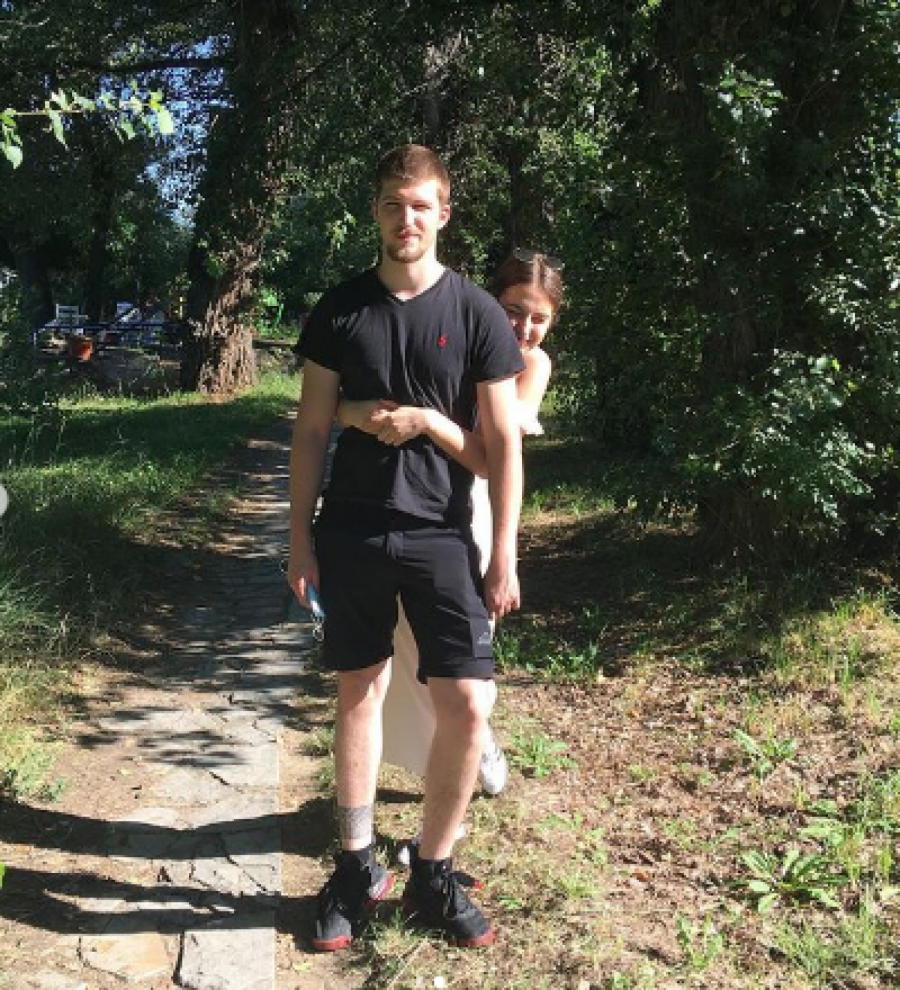 LEKINOG STARIJEG SINA NIKO NE ZNA, A OVAKO ON IZGLEDA Sestra Ana ga obožava, a on više liči na mamu!