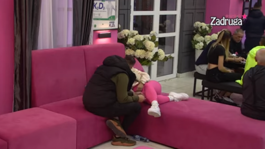 SKANDAL! Dejan poludeo od besa i Dalilu polio vodom!