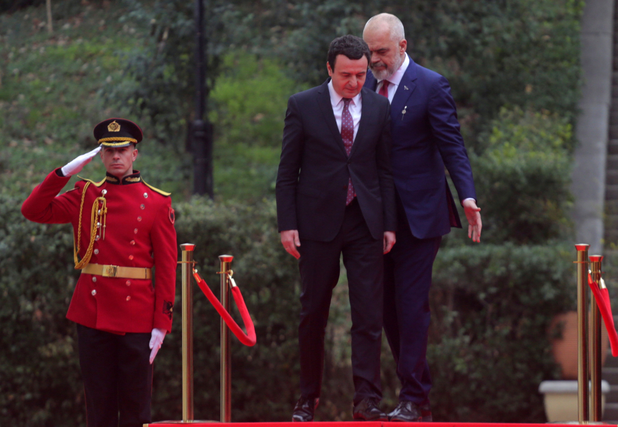 ALJBIN JE OVO DUGO SKRIVAO Kurti vređa dostojanstvo Amerike, sećamo se viceva: 