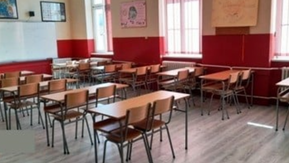 TREĆINA BEOGRADSKIH ŠKOLA NA ONLAJN NASTAVI Zbog dojava o bombama prazne klupe u učionicama