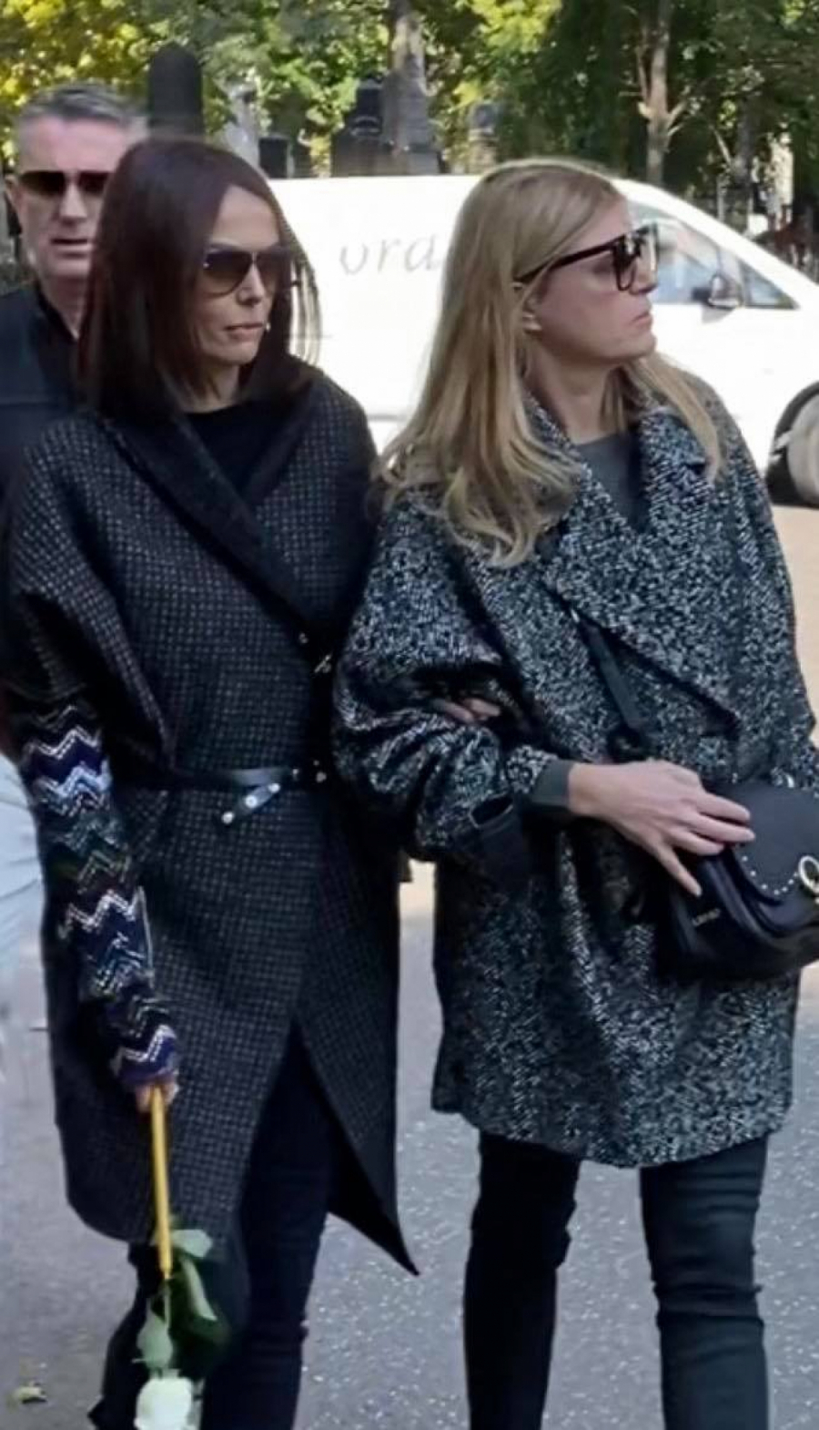 NATAŠA JEDVA STOJI NA NOGAMA Bivša supruga Marka Živića ne prestaje da plače, stigla na sahranu!