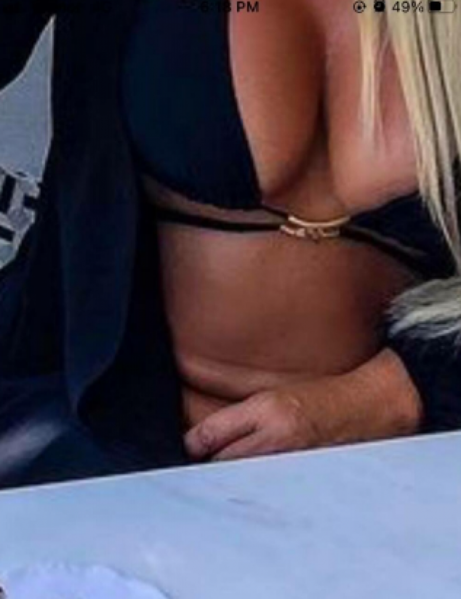 DARI BUBAMARI SE SVI SMEJU Pevačica ne odustaje od fotošopa, a zbog ove greške  komentari na društvenim mrežama pljušte