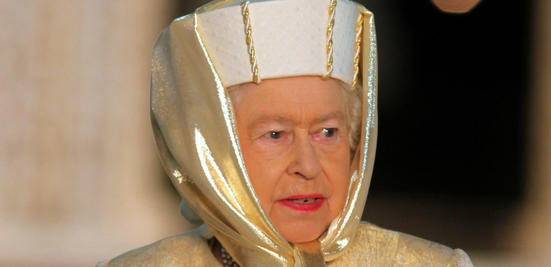 RAZOČARANA Kraljica Elizabeta II nevoljno prihvatila upozorenje lekara