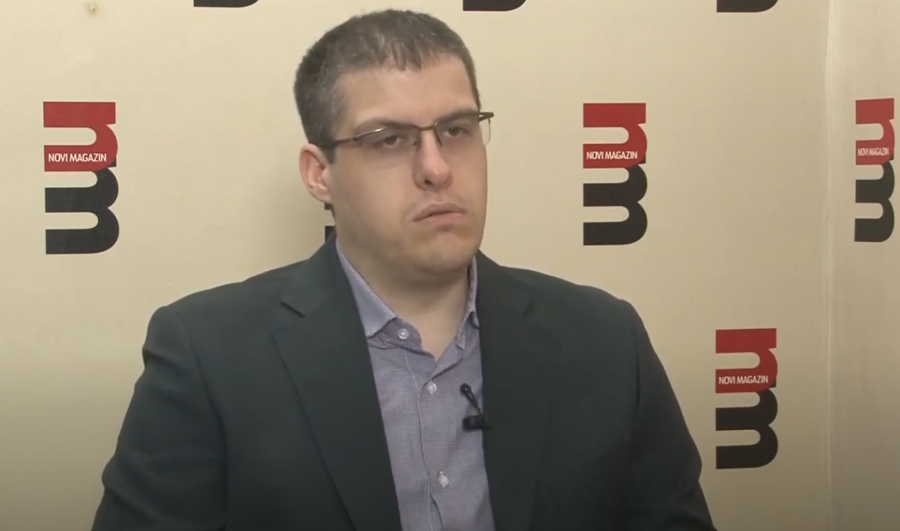 PAJTIĆ ĆUTI O AFERI TESLA BANKE, A TADIĆ IZBEGAO ODGOVOR Fondovi za razvoj služili kao protočni bojleri za finansiranje kampanja prethodne vlasti!