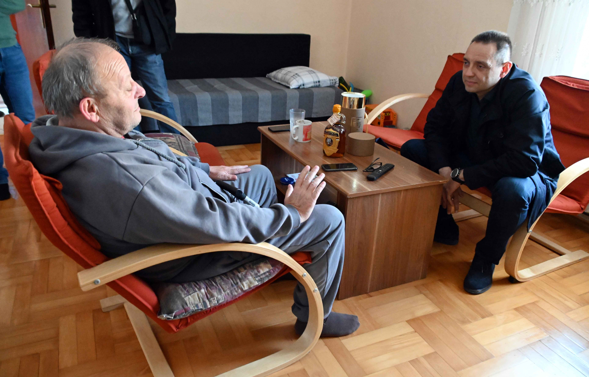 STARIJEM ČOVEKU OTETO 245.000 DINARA NA ULICI Ministar Vulin se odmah oglasio: Beograd će biti bezbedan! (FOTO)