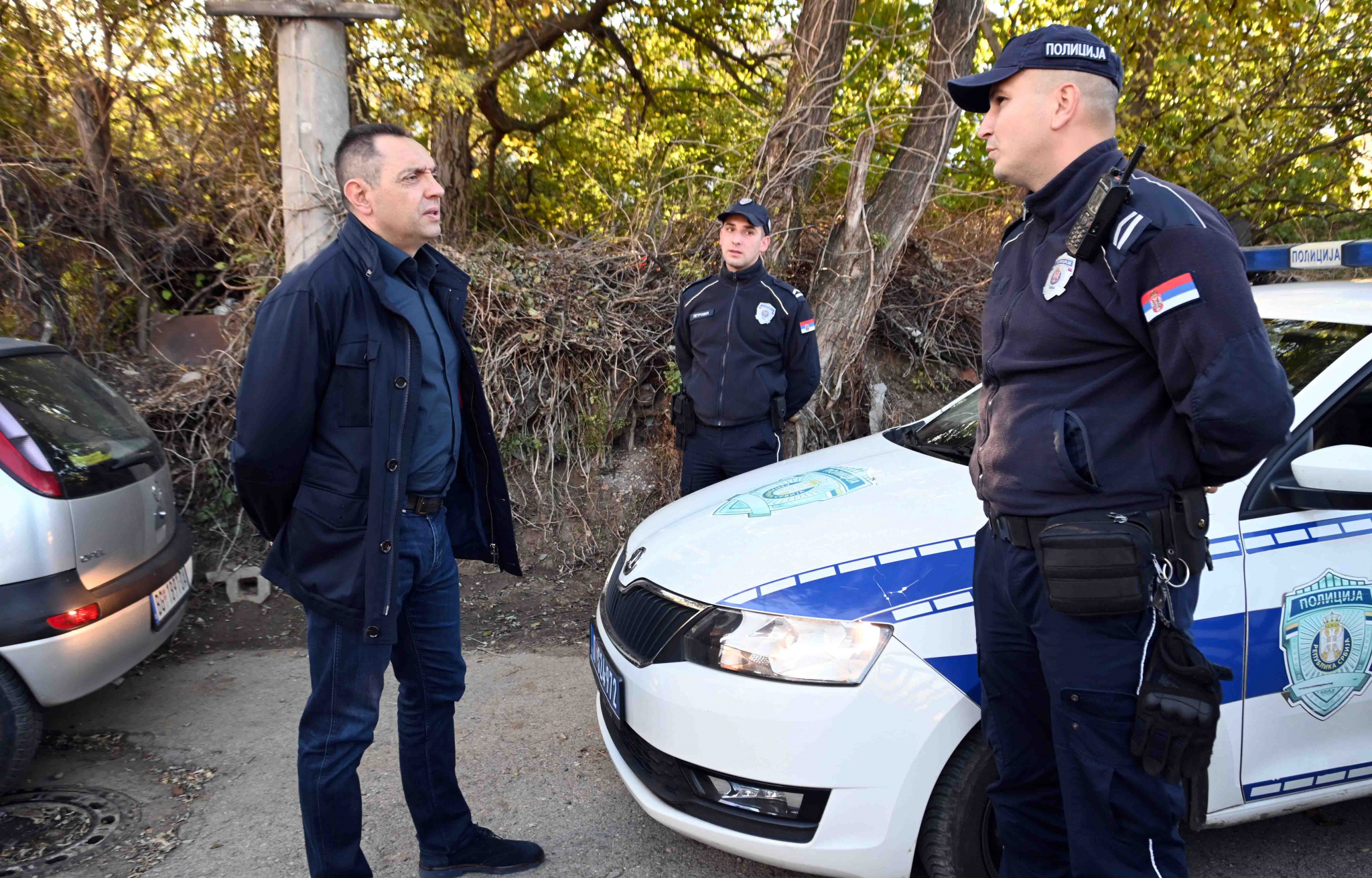STARIJEM ČOVEKU OTETO 245.000 DINARA NA ULICI Ministar Vulin se odmah oglasio: Beograd će biti bezbedan! (FOTO)