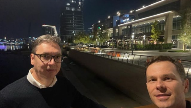 SINIŠA MALI NATERAO PREDSEDNIKA DA IZAĐE IZ ČETIRI ZIDA Ministar objavio fotografiju sa Vučićem, ovo im je omiljena lokacija u Beogradu (FOTO)