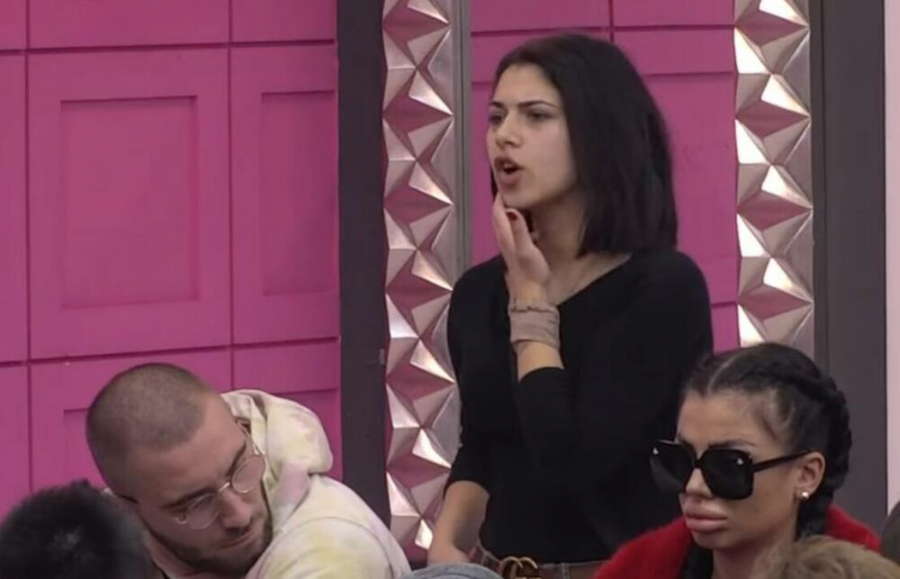 VOLI DA JE ŠAMARAJU U SE*SU! Isplivala skandalozna prepiska Milice (17) i Vladimira Tomovića, zadrugarka ipak nije toliko naivna?!