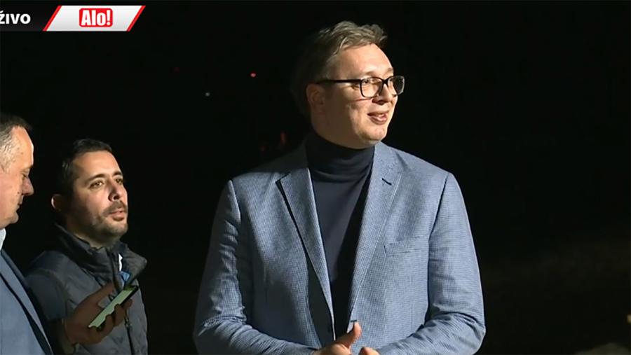 Otkriveno zašto Vučić nosi rolke