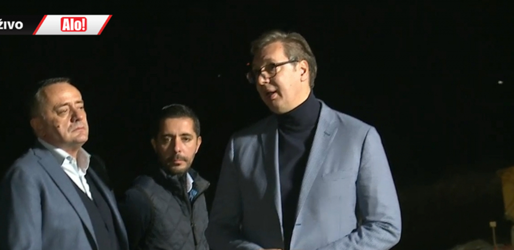 Otkriveno zašto Vučić nosi rolke