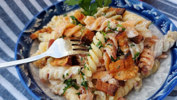 TOP RECEPT IZ BAKINE KUHINJE Testanina sa slaninicom i pavlakom, uživaćete u svakom zalogaju (VIDEO)