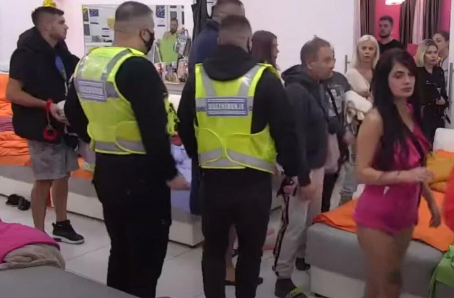 OBEZBEĐENJE MOMENTALNO ULETELO! Zadrugar nasrnuo na Matoru, pale gnusne uvrede, neviđeni haos u rijalitiju!