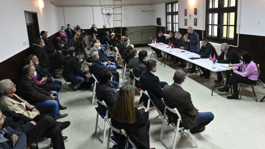 VESIĆ NAJAVIO PREOKRET: Zajedničkim snagama možemo da uradimo da ova naselja postanu bolje mesto za život svih ljudi!