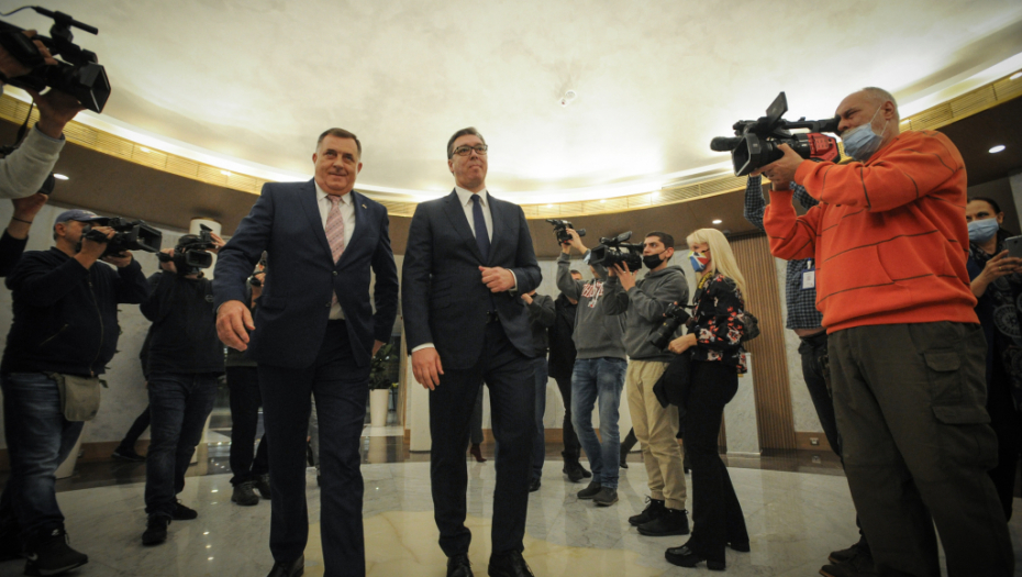 ZVANIČNO SAOPŠTENJE NAKON SASTANKA Vučić zamolio Dodika: Bori se, jedino je ovo ispravan način!