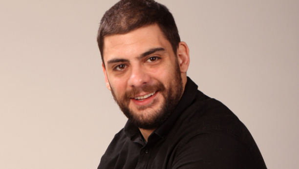 DO KAD ĆE TI RAZNORAZNE ŽENE BITI PARAVAN?! Glumca napali na društvenoj mreži, on im jednom rečenicom zapušio usta! (FOTO)