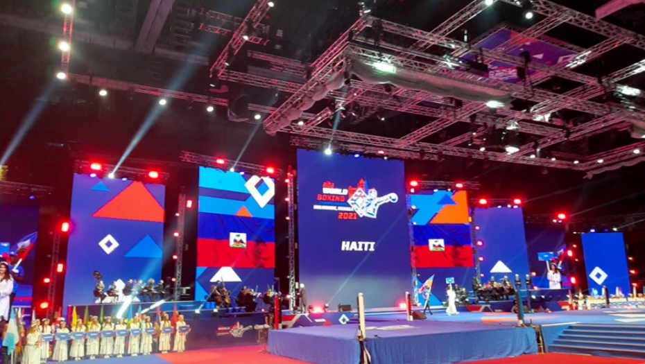 SLIKA KOJA JE OBIŠLA SVET! Počelo Svetsko prvenstvo u boksu u Beogradu! (FOTO, VIDEO)