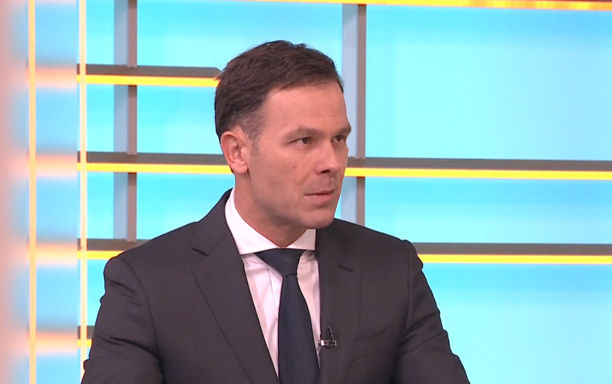 MINISTAR MALI OBRADOVAO GRAĐANE SRBIJE Najavio povećanje plata i penzija, uskoro kreće isplata novca i prijava za novu pomoć