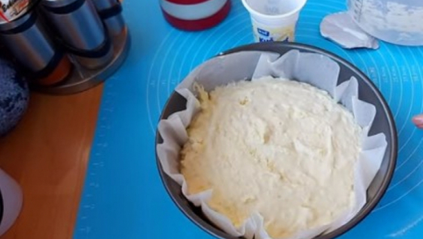 SASTOJKE ZA STARINSKI DESERT VEĆ IMATE U KUHINJI Kolač sa limunom, predivnog mirisa i ukusa,  odlično ide uz čaj i kafu (VIDEO)