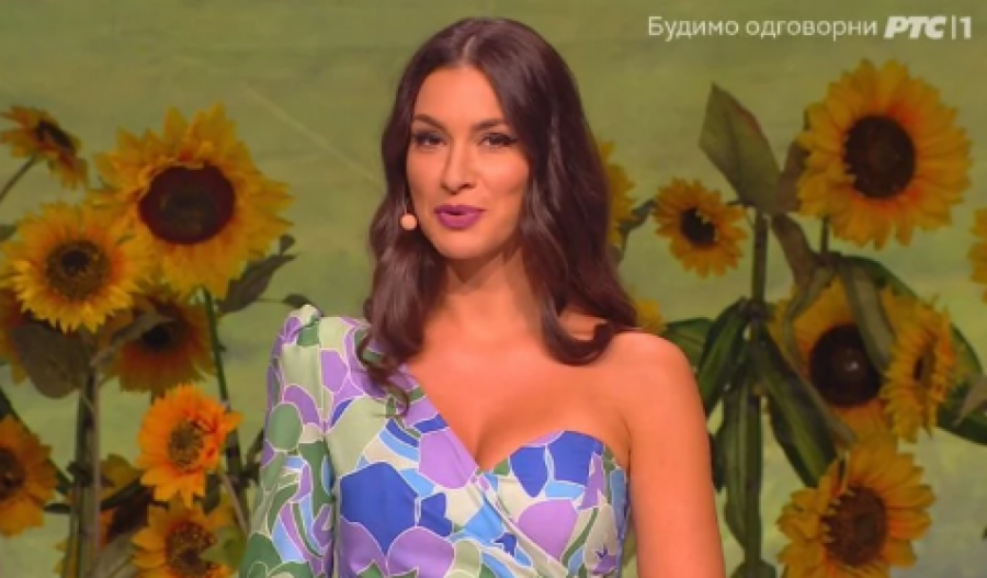 LJUBE SE NA SNEGU! Dragana Kosjerina uhvaćena u strasnom zagrljaju zgodnog muškarca! (FOTO)