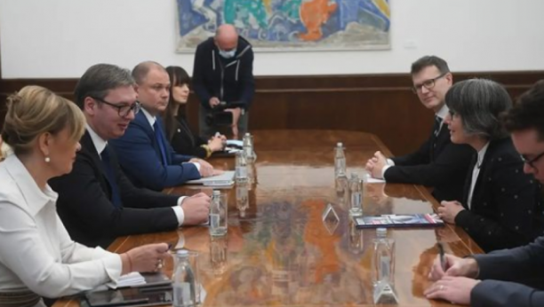 SASTANAK NA ANDRIĆEVOM VENCU Vučić razgovarao sa britanskom ambasadorkom (FOTO)