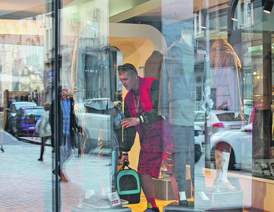 ALO! PAPARACO Rijaliti par uhvaćen u šetnji Beogradom: Tea i Čorba kupuju polovne stvari!