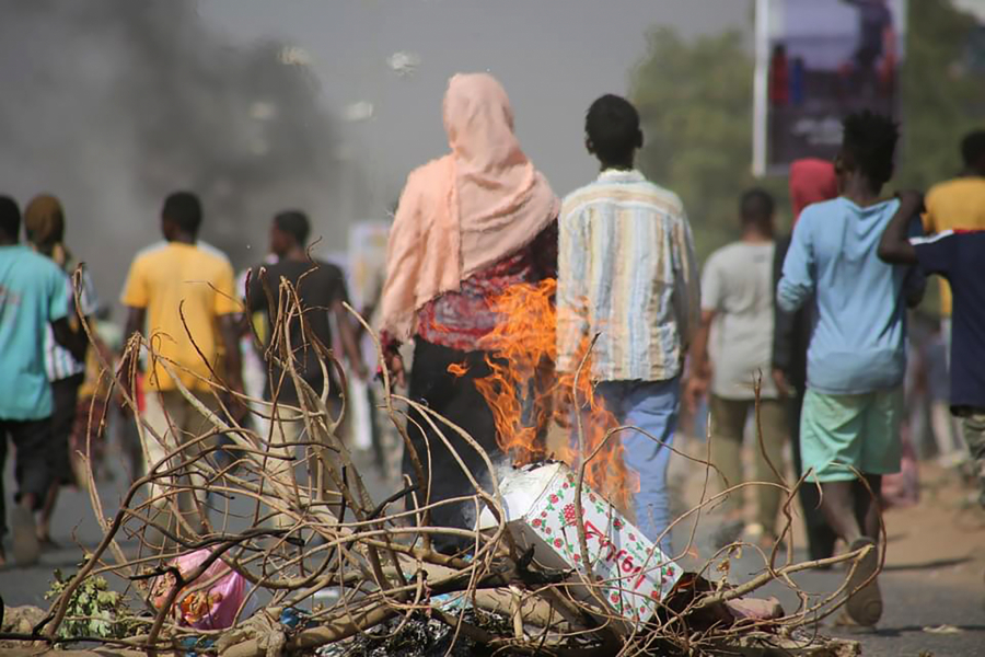 DRŽAVNI UDAR U SUDANU Poginule dve osobe, povređeno najmanje 80 ljudi (VIDEO)