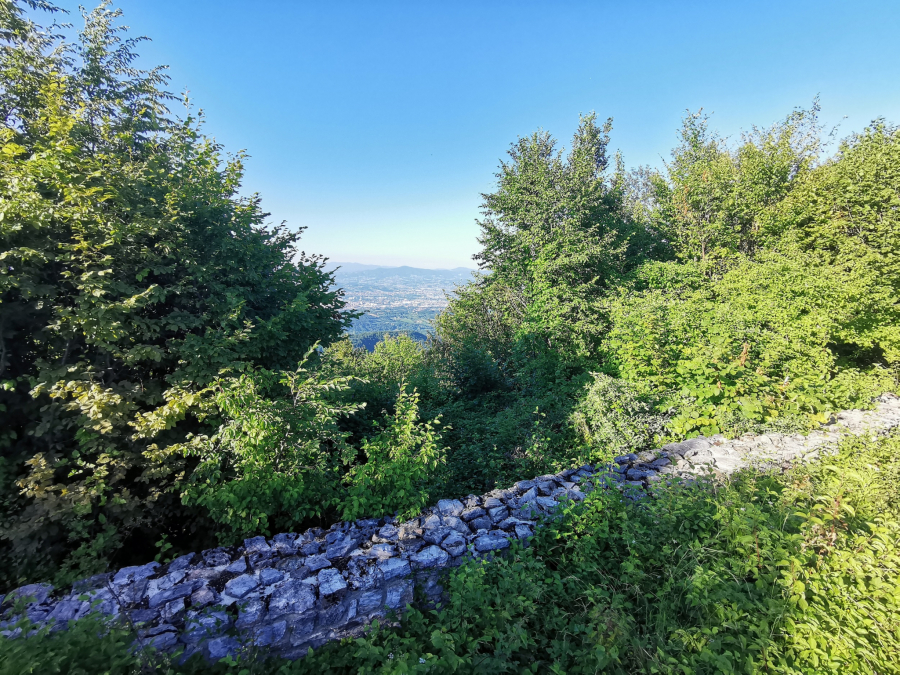 ISTANBULU OSTAVIO AJA SOFIJU, A ČAČKU GRADINU Ostaci utvrđenja rimskog cara Justinijana i danas vidljivi na planini Jelici (FOTO)