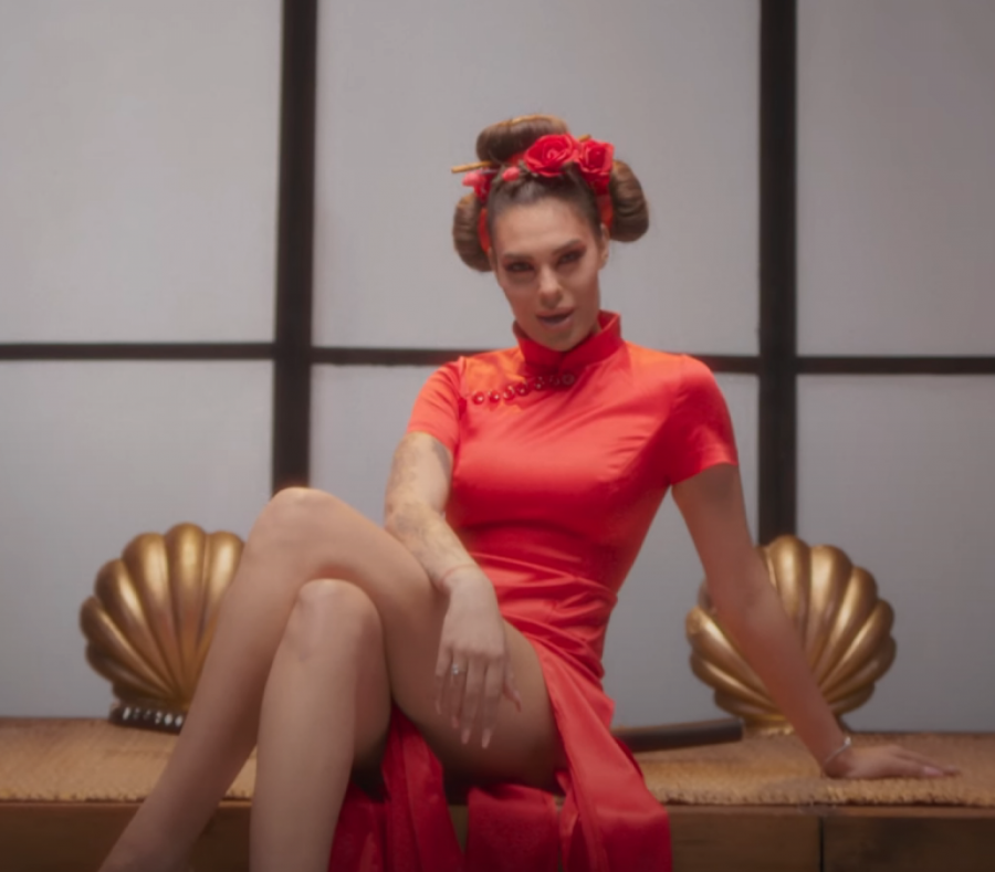 MINA ULAZI DA ZAVEDE CARA Vrbaški potpisala ugovor za vrtoglavu sumu novca i sa posebnim zadatkom!