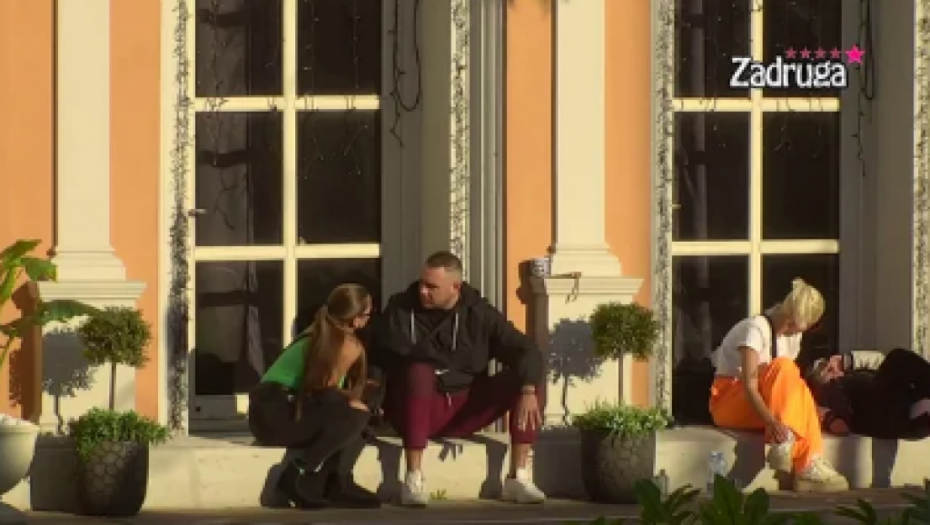 PRVI JAVNI POLJUBAC Filip i Dalila ozvaničili vezu, Dejan se šokirao! Ne može da dođe k sebi!