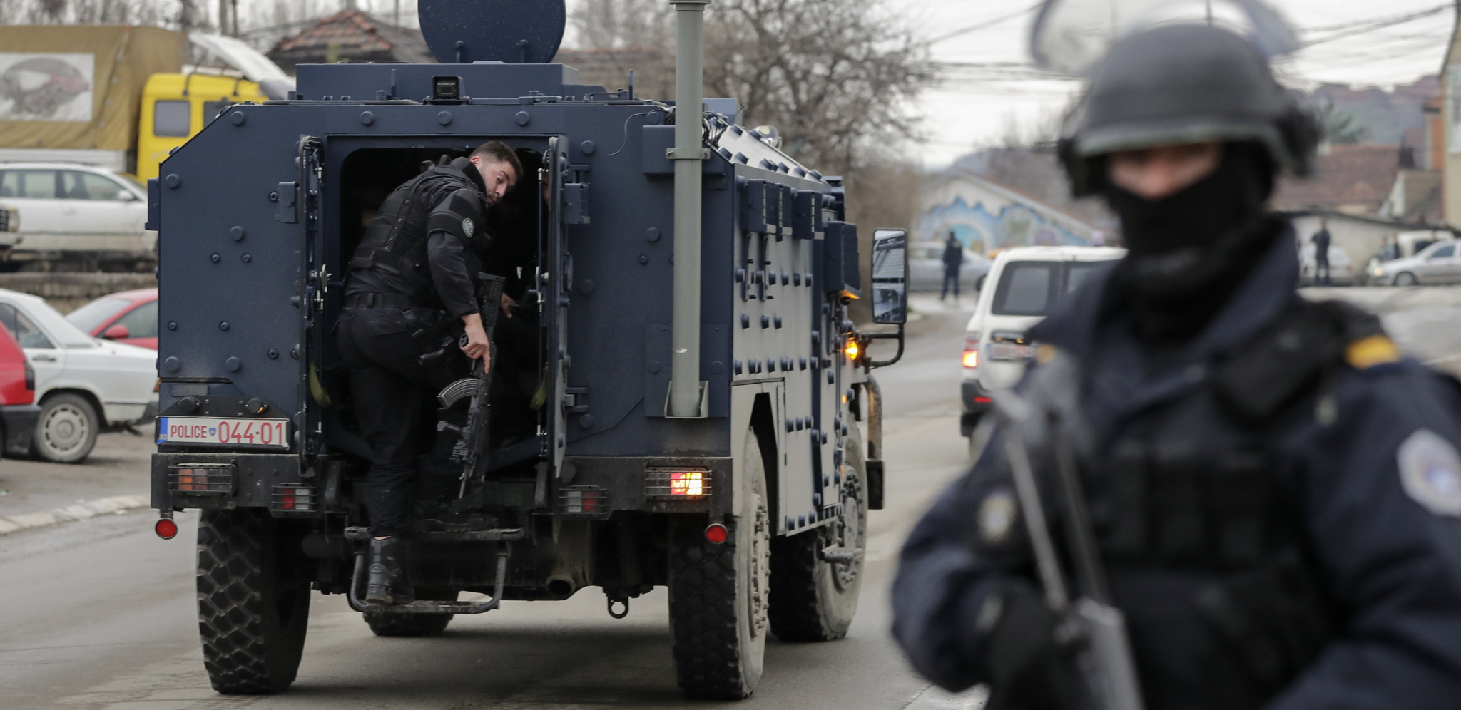 RACIJA NA KOSOVU Velika akcija kosovske policije u tri grada, nastavlja se operacija "Brezovica"
