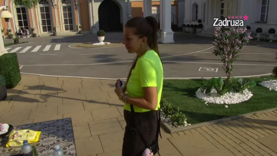 BESNA ŠTO JOJ MUŽ NE DOZVOLJAVA DA IMA LJUBAVNIKA?! Dejan se gušio u suzama zbog Dalilinog ponašanja, ona se žalila Matoroj na njegove reakcije