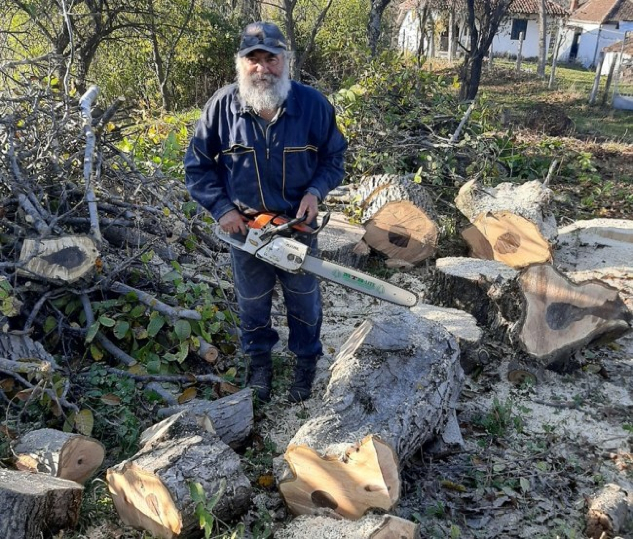 SVETLANA IZ TOPOLE TVRDI DA JOJ SE UKAZALA SVETA PETKA Verujem da je to neki Božji znak, mojoj sestri se javila u snu! (FOTO)