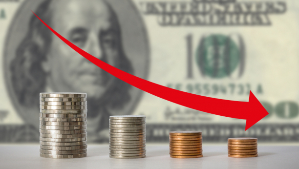 UZBUNA U AMERICI Jak udarac američkoj ekonomiji,  američki dolar u problemu