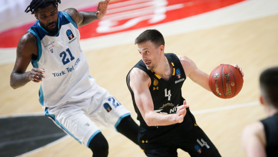 TOTALNA DEMONSTRACIJA SILE! Partizan demolirao Turk Telekom!