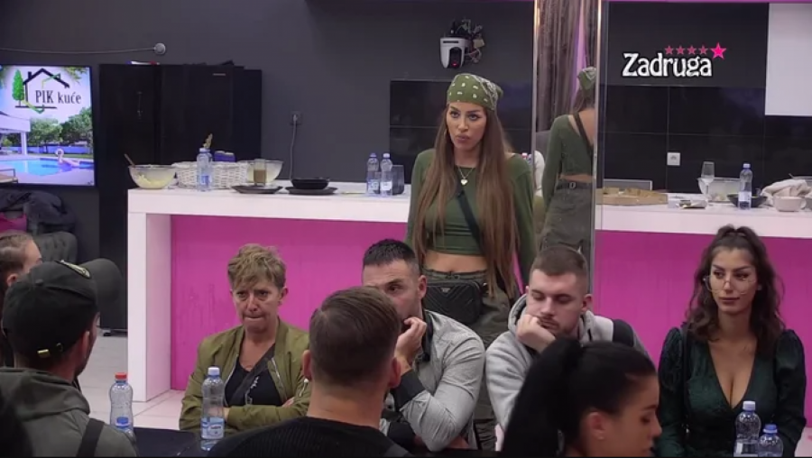 NIKADA SE NEĆU VRATITI TAMO Dalila besnela na Dejana, pa se javno obratila ocu!