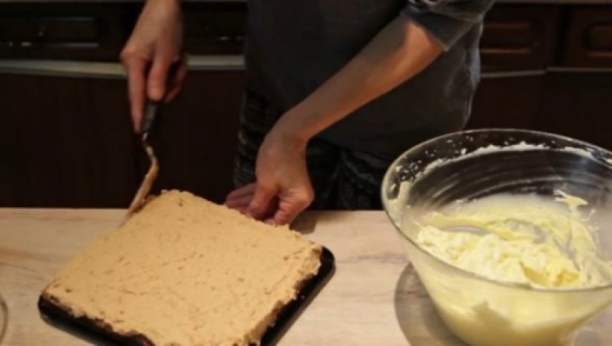 NAJTRAŽENIJI RECEPT NA INTERNETU Bingo kocke, fantastični kremasti kolač sa orasima